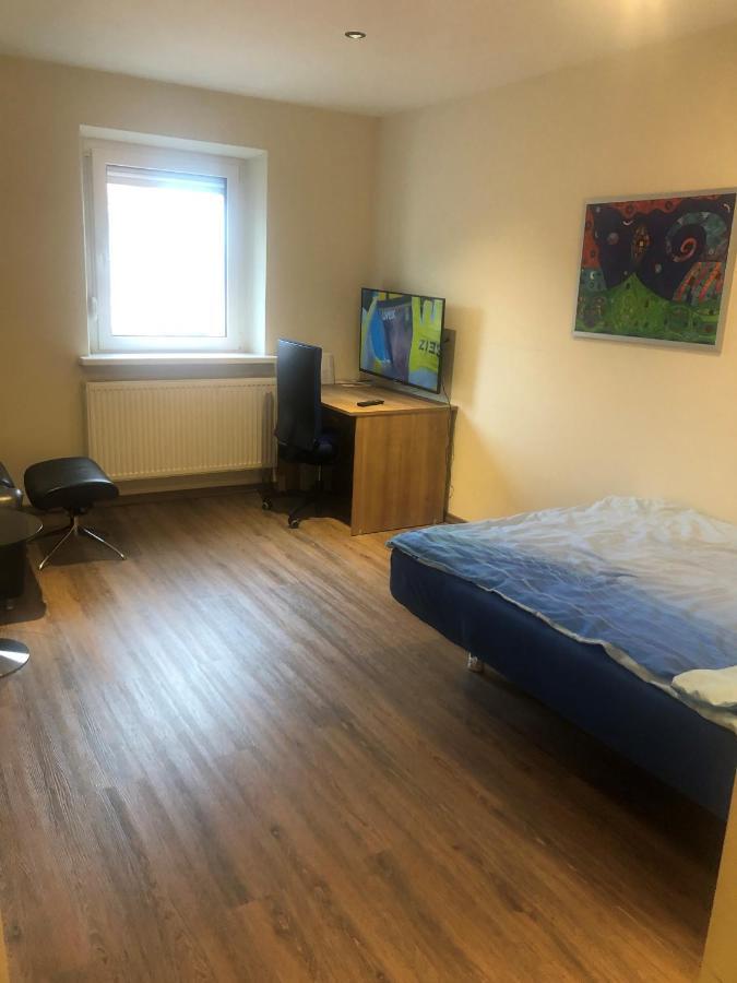 Calm Spacy Room, Own Modern Bath, Near Center, To 1 Person Or A Couple - Not Suitable For Craftsmen, Not Accepted - Privatly Rented Norymberga Zewnętrze zdjęcie