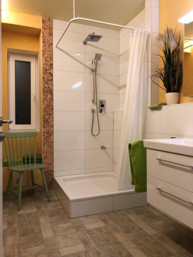 Calm Spacy Room, Own Modern Bath, Near Center, To 1 Person Or A Couple - Not Suitable For Craftsmen, Not Accepted - Privatly Rented Norymberga Zewnętrze zdjęcie