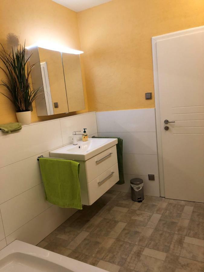 Calm Spacy Room, Own Modern Bath, Near Center, To 1 Person Or A Couple - Not Suitable For Craftsmen, Not Accepted - Privatly Rented Norymberga Zewnętrze zdjęcie